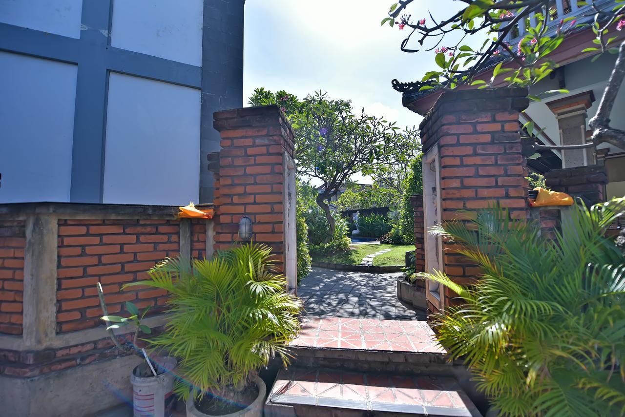 Sandat Hotel Kuta Kuta  Exterior photo
